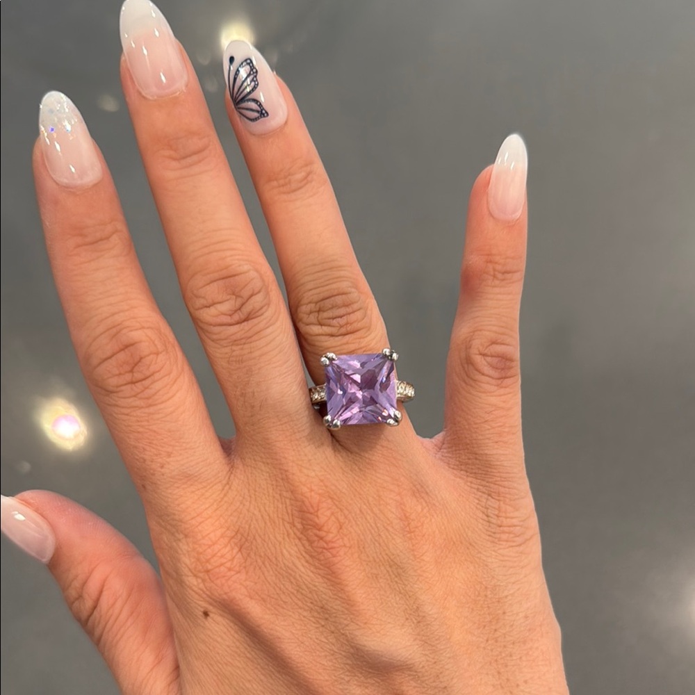 Elegant Purple Gemstone Ring